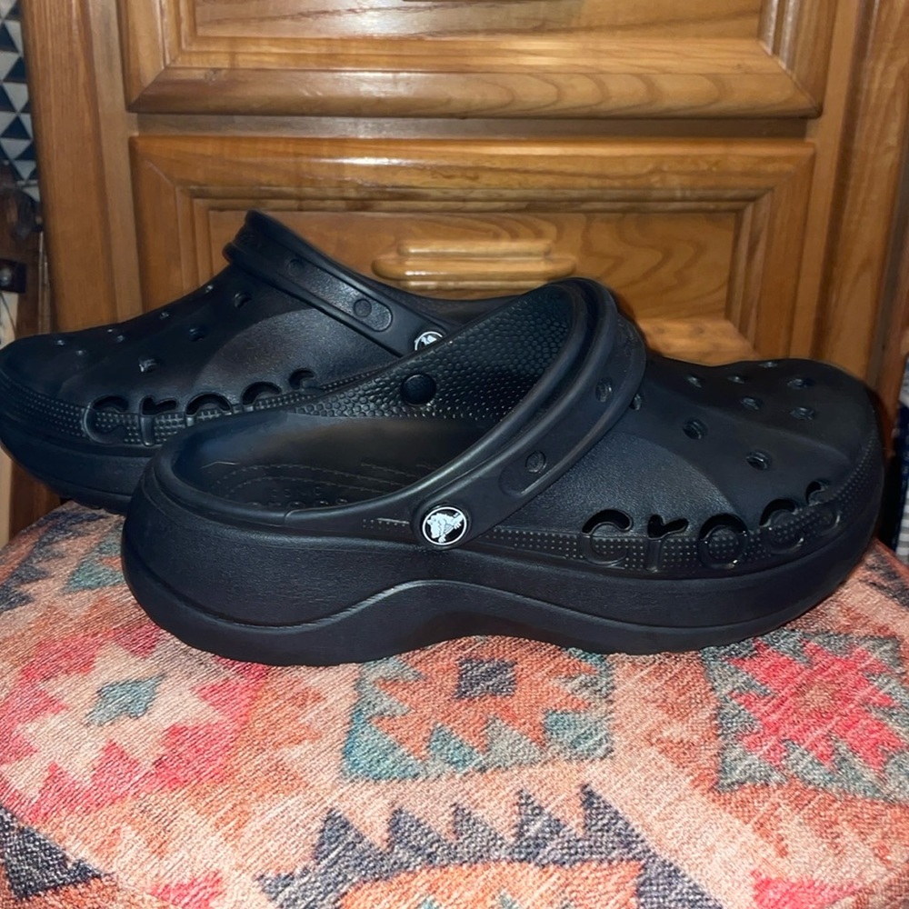 iconic comfort crocs